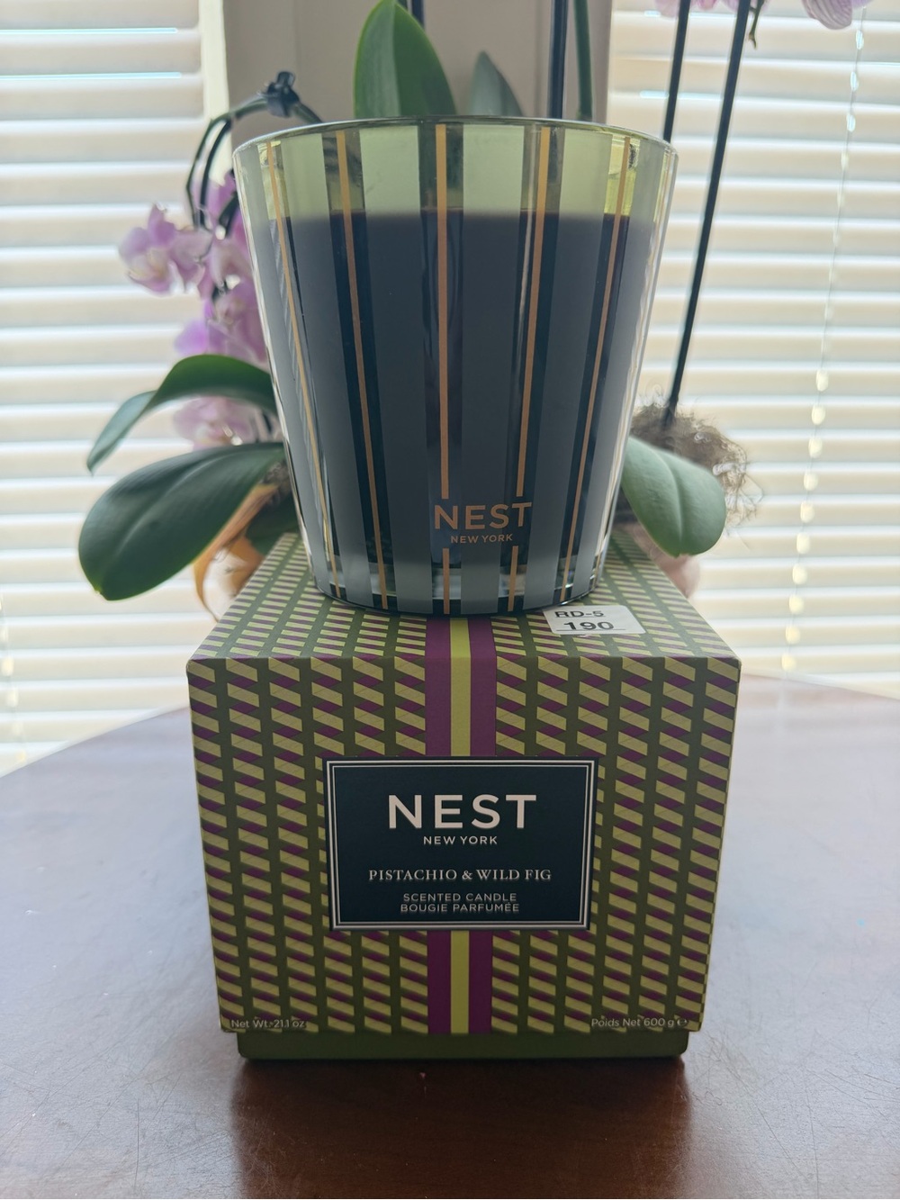 NEST Fragrances Pistachio & Wild Fig Green Glass Candle with Gold Accents